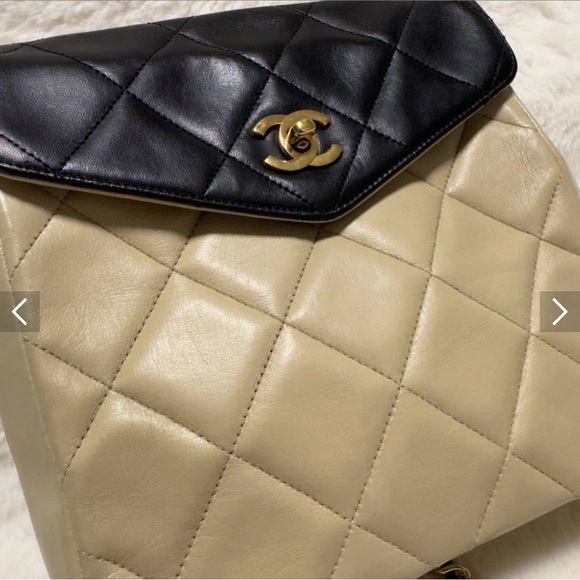 Chanel Flap Bag - Picture 4 of 13